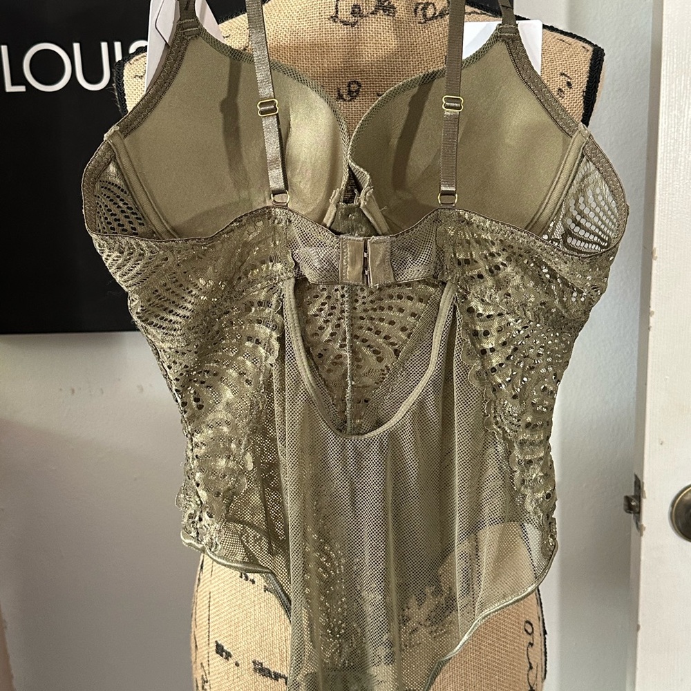 🆕Daisy Fuentes Lace Teddy - Picture 9 of 16